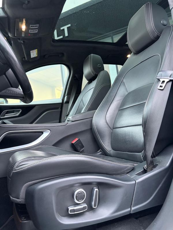 Jaguar F-Pace 2.0d 180ch R-Dynamic Awd