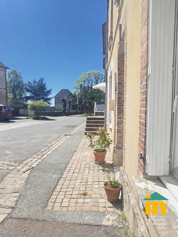 Maison de ville - 100 m² - 5 pièces