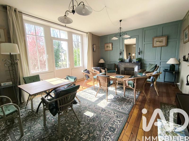 Maison - 232 m² - 10 pièces