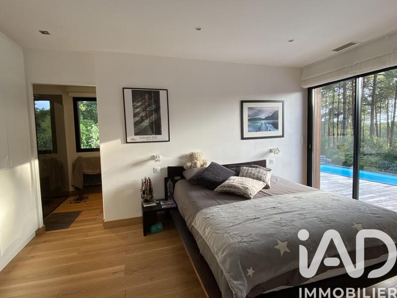 Maison - 238 m² - 6 pièces