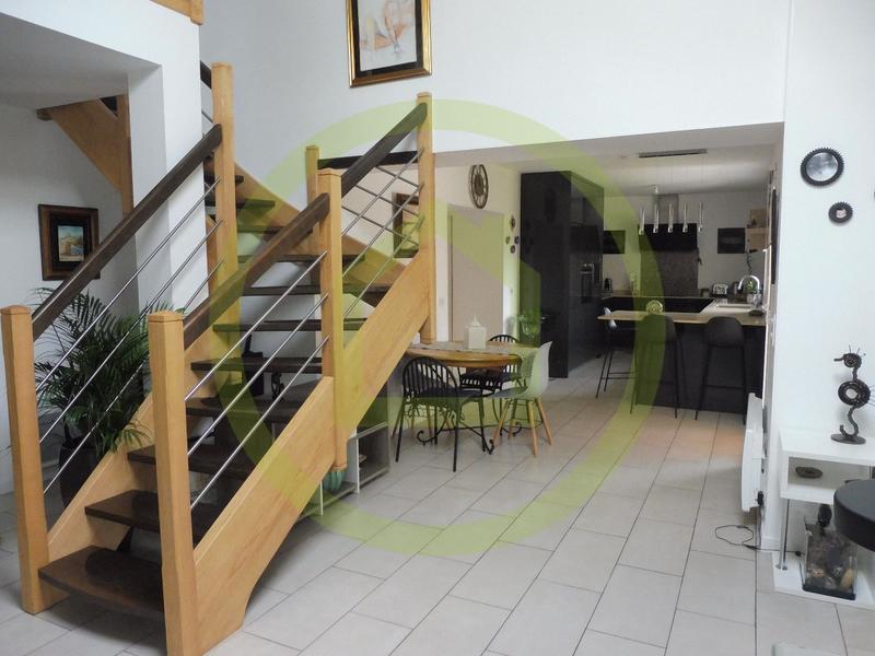 Maison - 215 m² - 9 pièces