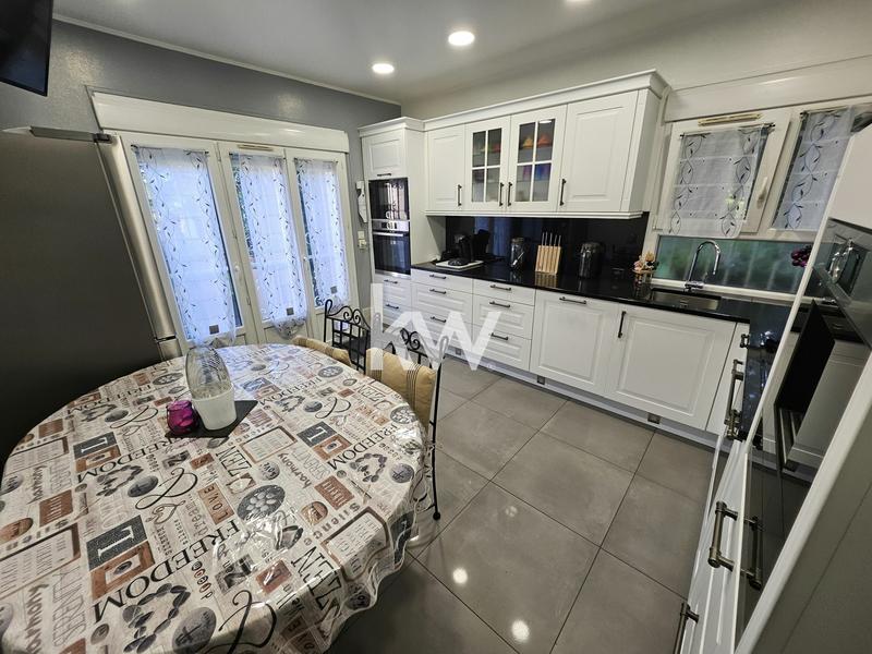 Maison - 145 m² - 7 pièces