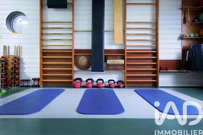 Maison - 266 m² - 7 pièces