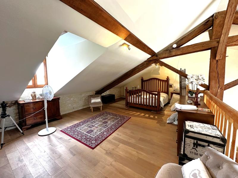 Maison traditionnelle - 195 m² - 6 pièces