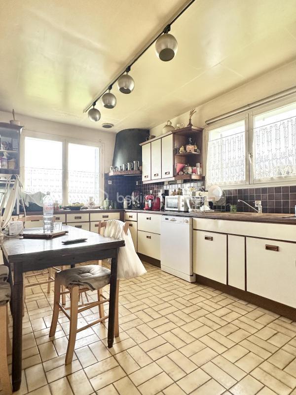 Maison - 200 m² - 8 pièces