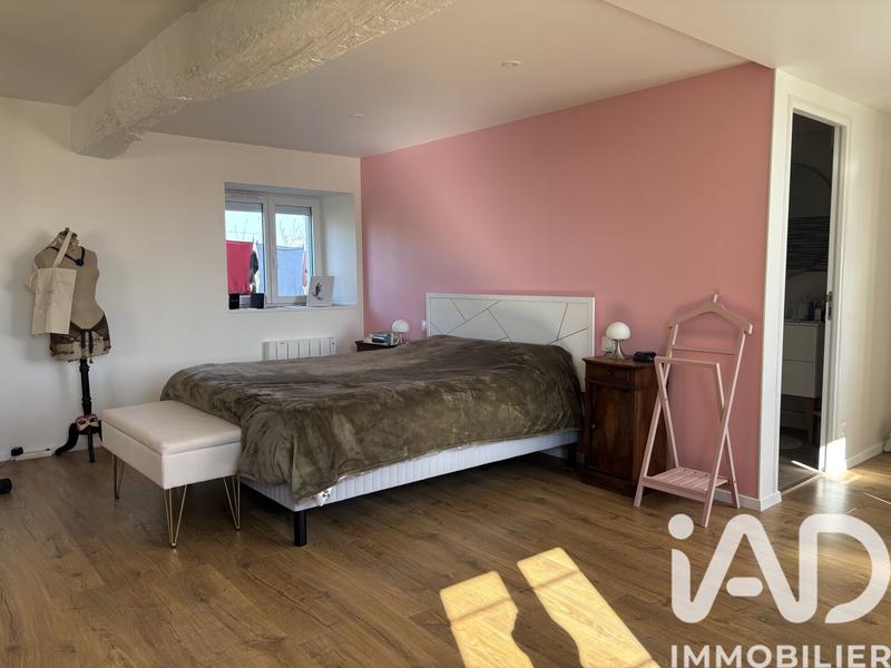 Maison - 208 m² - 9 pièces