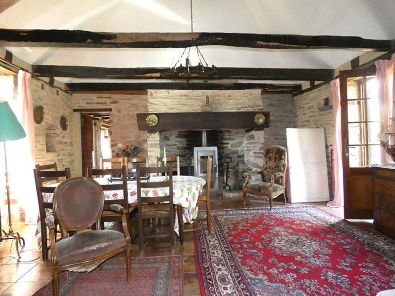 Maison - 440 m² - 16 pièces