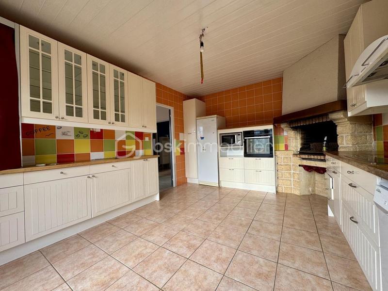 Maison traditionnelle - 194 m² - 7 pièces