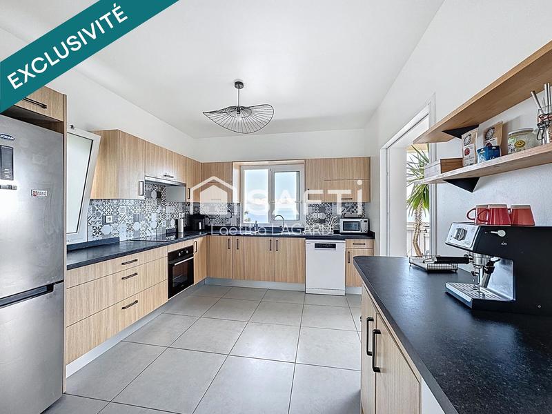 Maison - 140 m² - 5 pièces