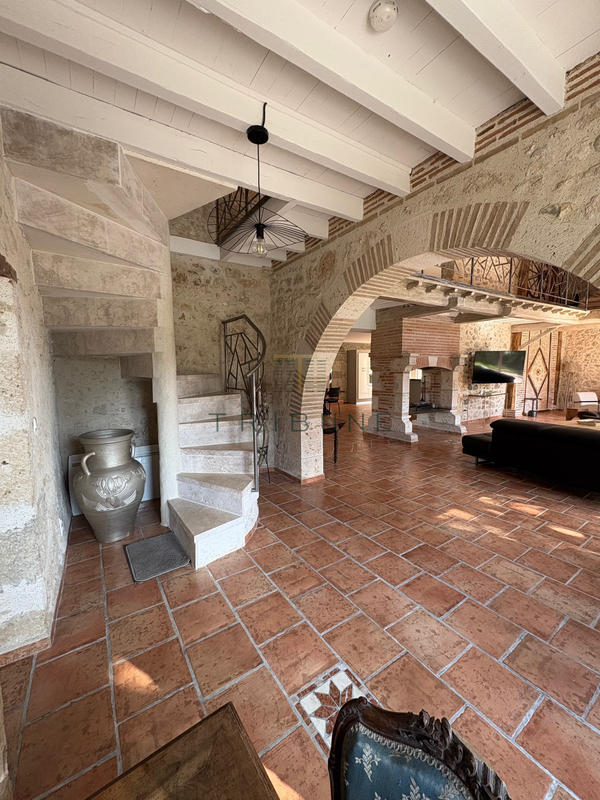 Maison - 350 m² - 10 pièces