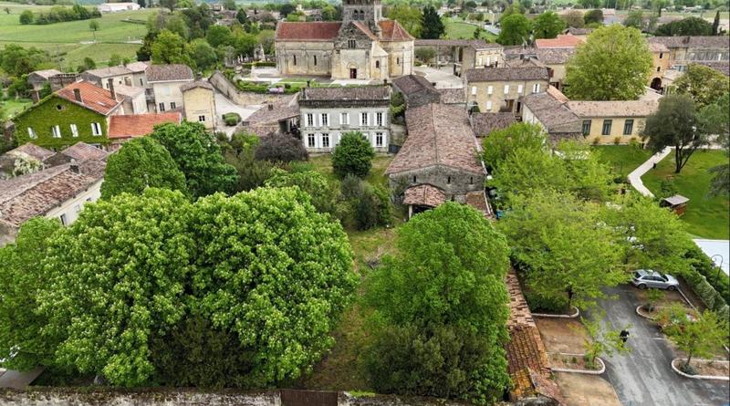 Maison - 250 m² - 7 pièces