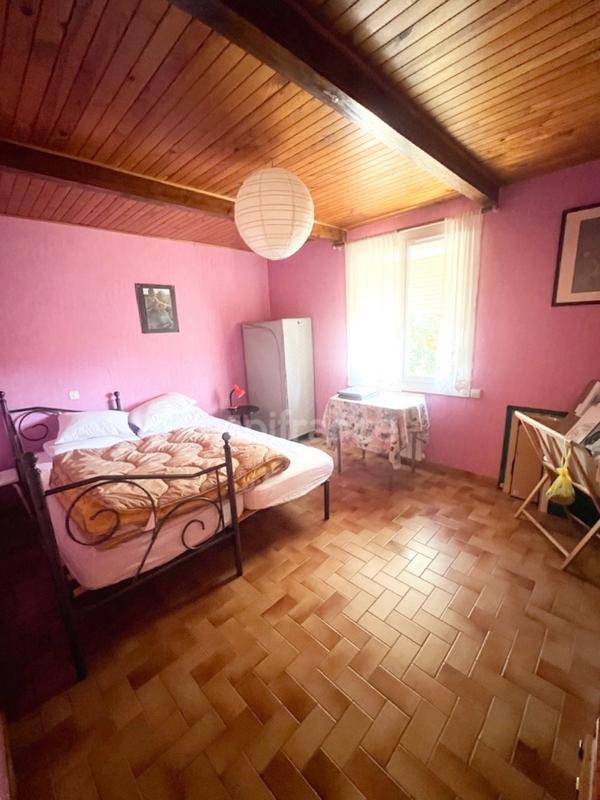 Maison - 222 m² - 7 pièces