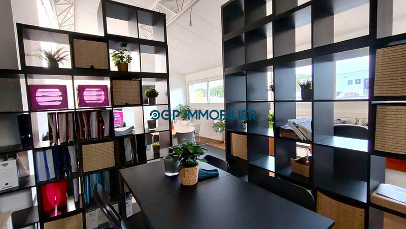 Local commercial - 96 m² - 3 pièces