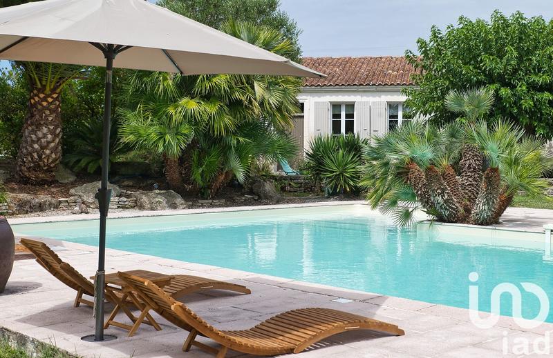 Maison - 460 m² - 10 pièces