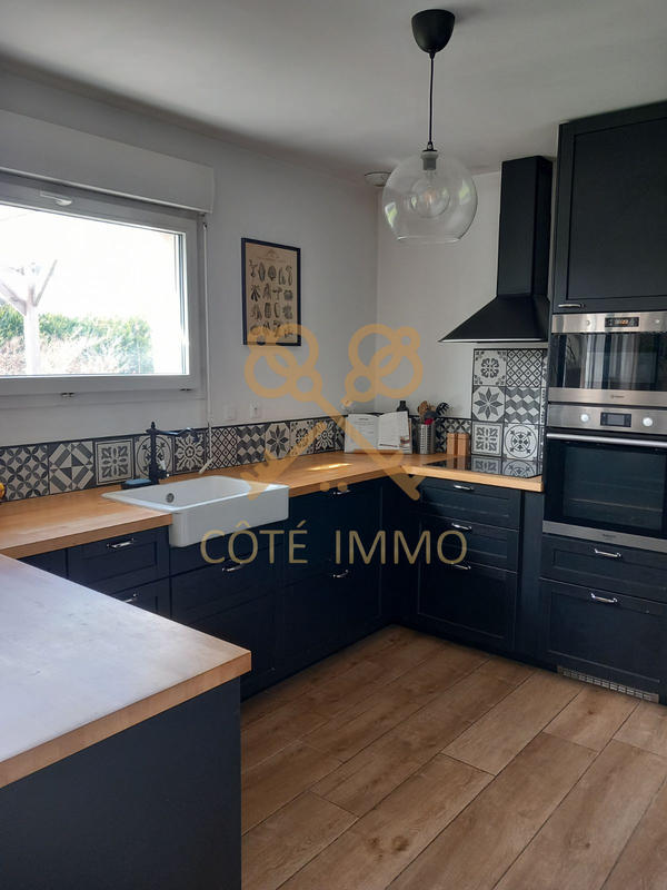 Maison - 90 m² - 5 pièces