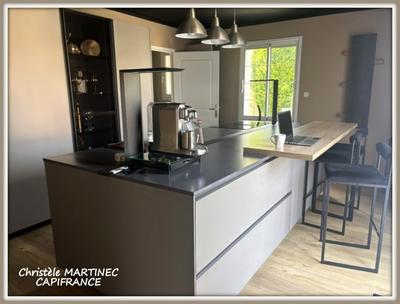 Maison - 226 m² - 7 pièces