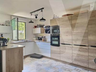 Maison - 102 m² - 5 pièces