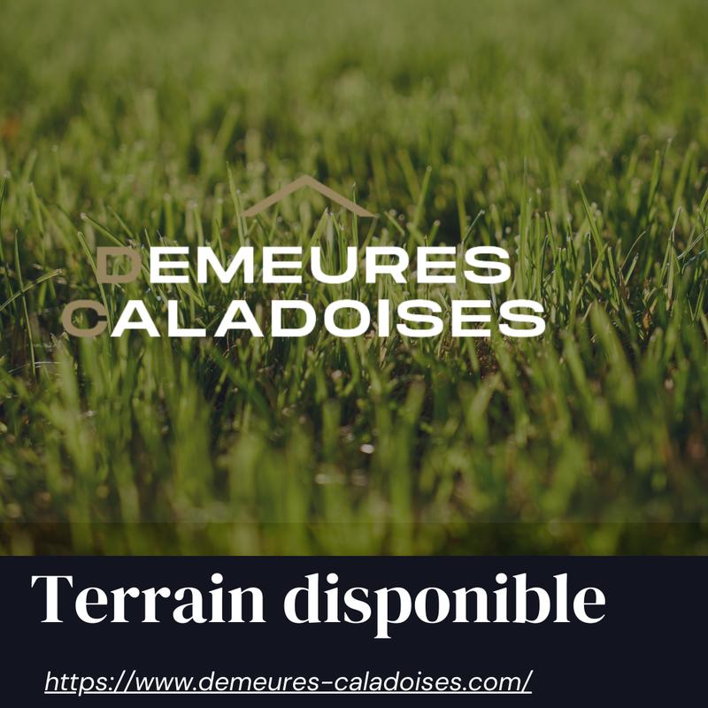 Terrain constructible - 978 m²