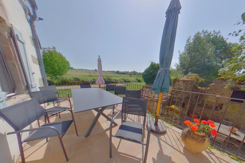 Maison - 248 m² - 9 pièces