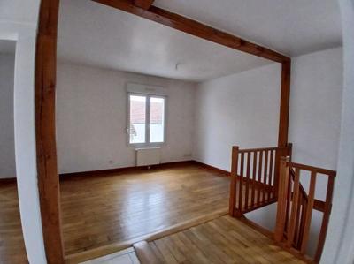 Maison - 99 m² - 5 pièces