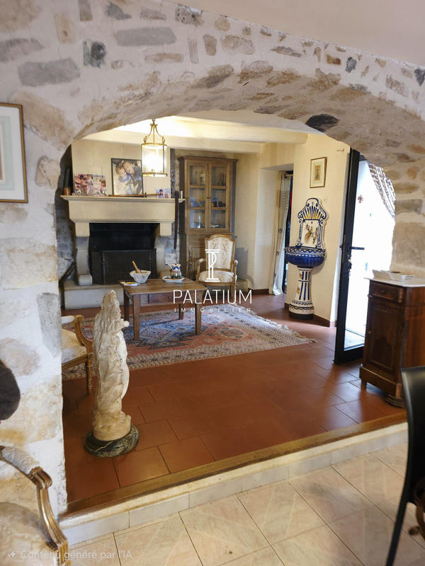 Maison - 260 m² - 10 pièces