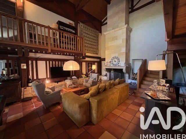 Maison - 220 m² - 7 pièces