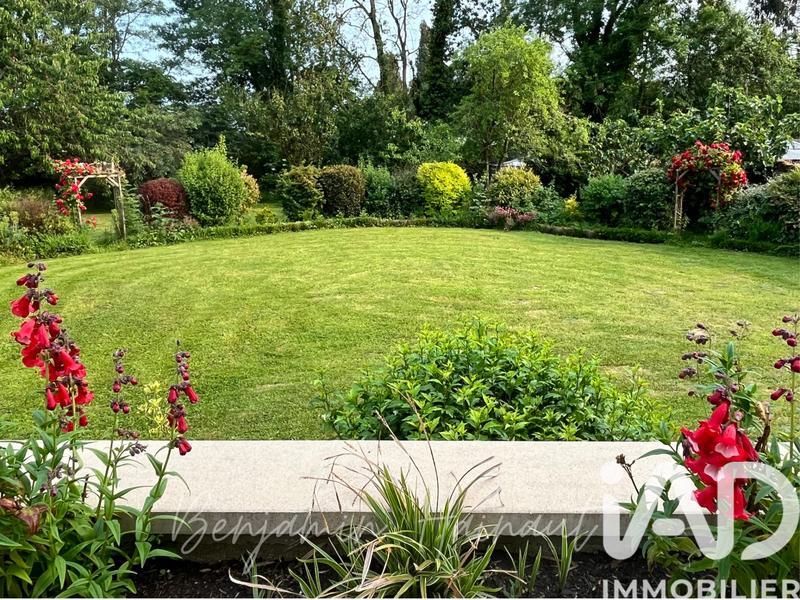 Maison - 250 m² - 8 pièces