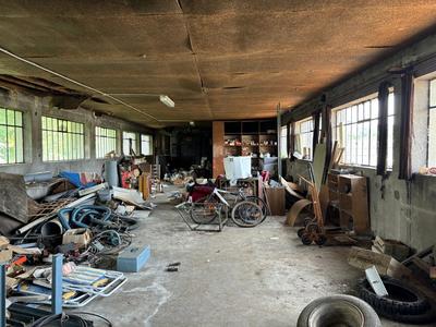 Entrepôt - 2 600 m² - 6 pièces