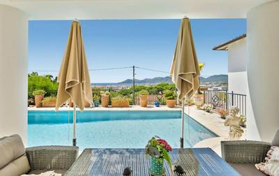 Villa - 240 m² - 6 pièces