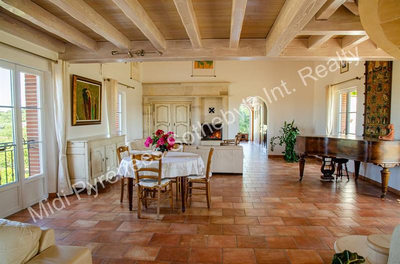 Maison - 278 m² - 7 pièces