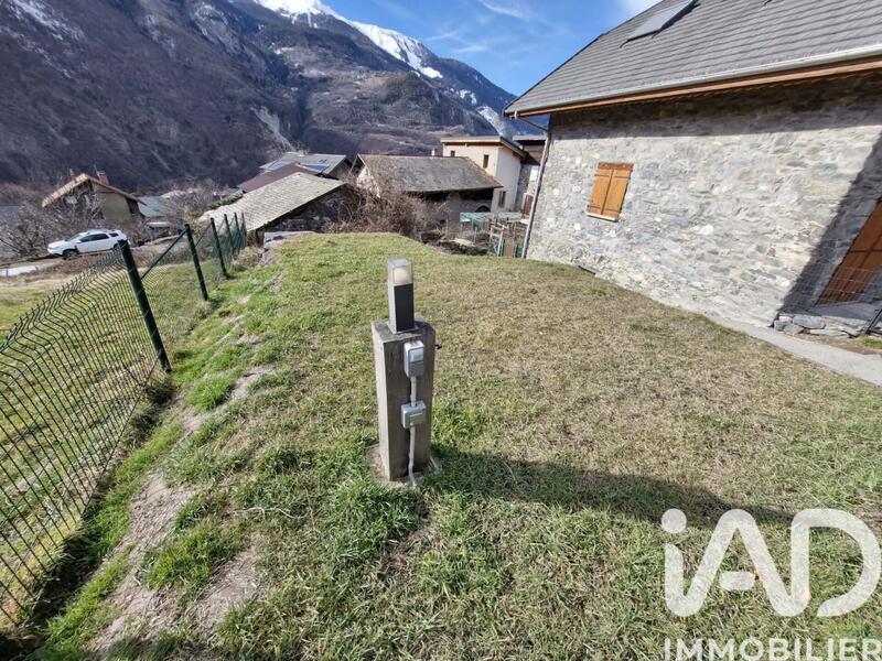 Maison - 98 m² - 5 pièces