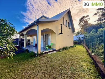 Maison - 90 m² - 8 pièces