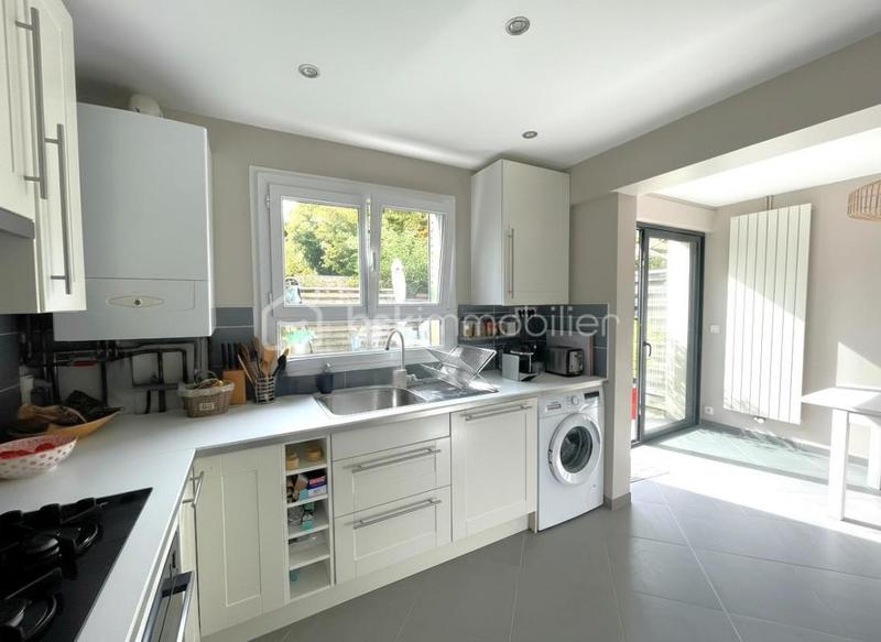 Maison - 98 m² - 6 pièces