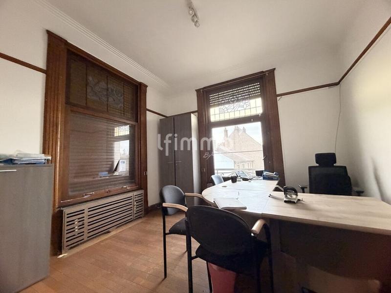 Maison - 239 m² - 12 pièces