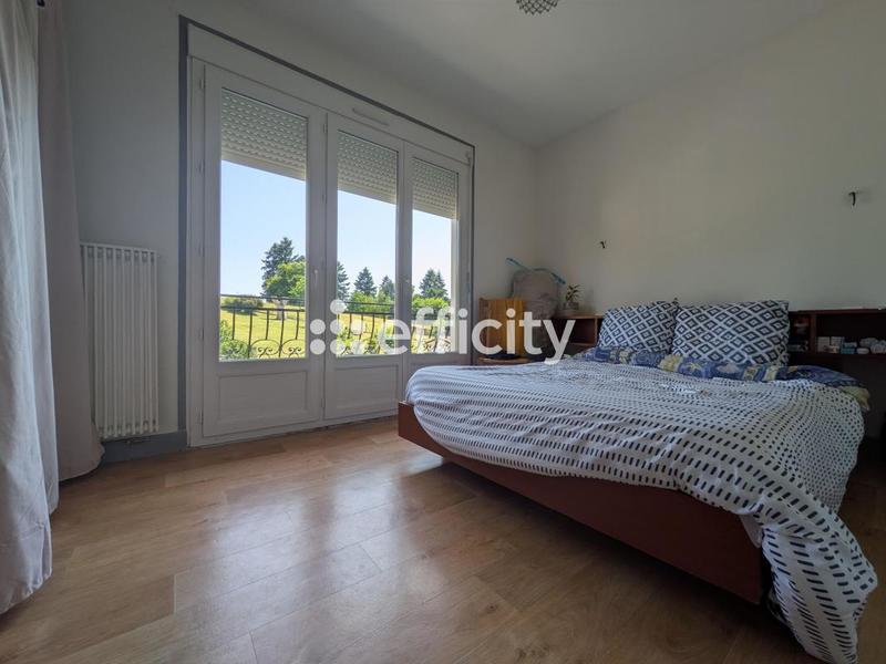 Maison - 237 m² - 10 pièces