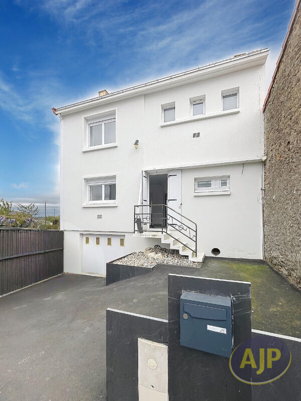 Maison - 88 m² - 4 pièces