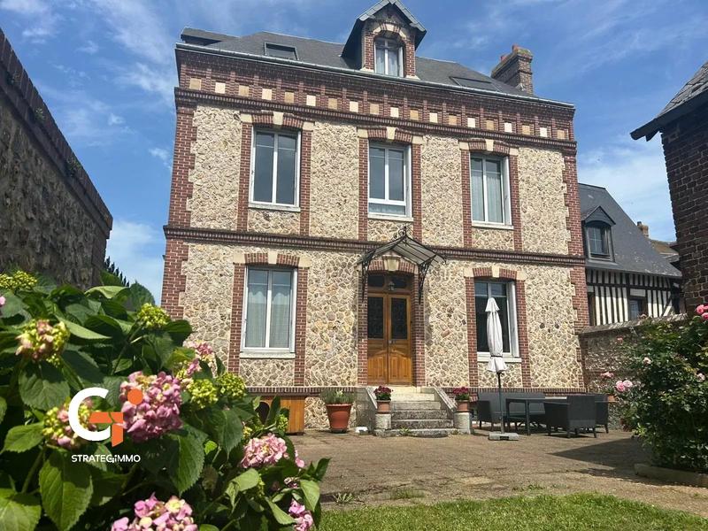 Maison - 140 m² - 6 pièces