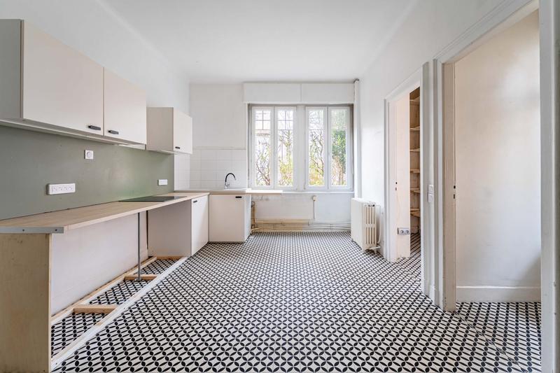 Appartement - 160 m² - 6 pièces