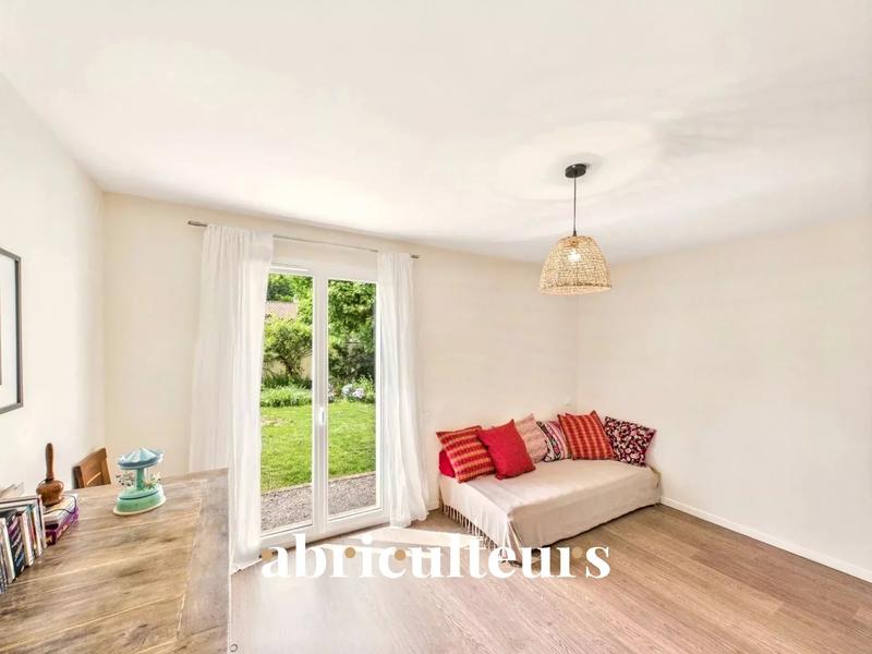 Maison - 242 m² - 8 pièces