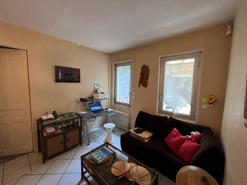 Maison - 300 m² - 9 pièces