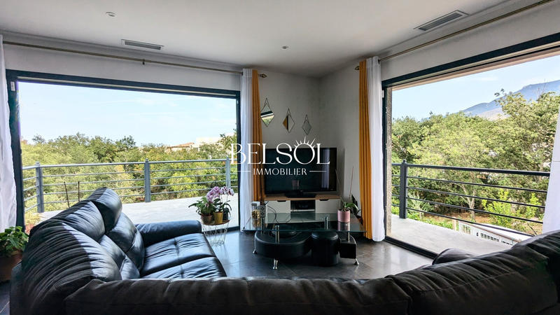 Maison - 263 m² - 6 pièces