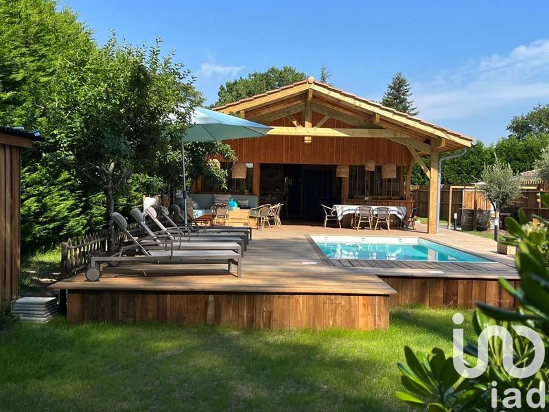 Maison - 256 m² - 7 pièces