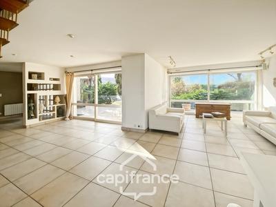 Maison - 192 m² - 8 pièces