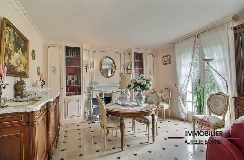 Maison - 180 m² - 9 pièces