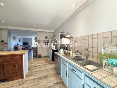 Maison - 177 m² - 7 pièces