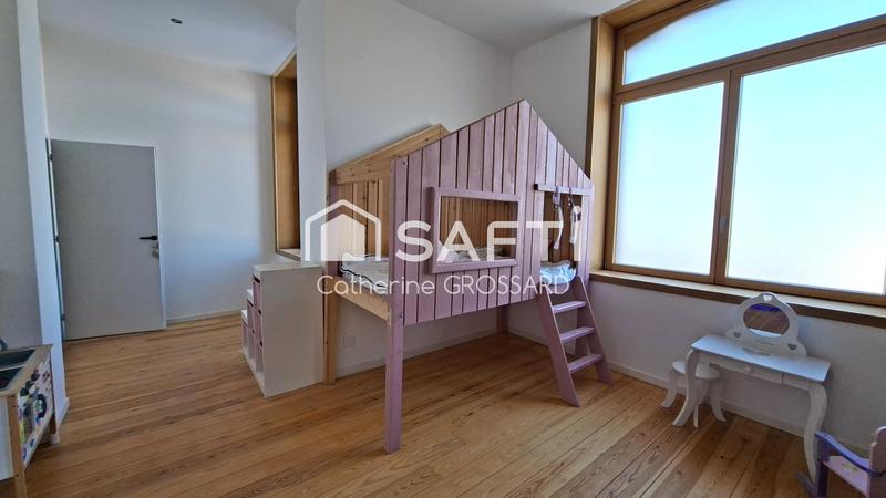 Maison - 300 m² - 10 pièces