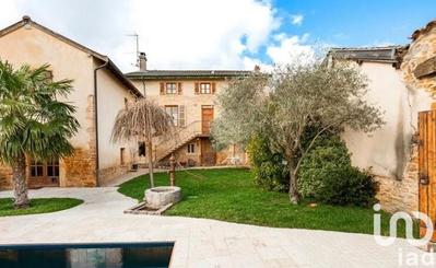 Maison de village - 239 m² - 8 pièces