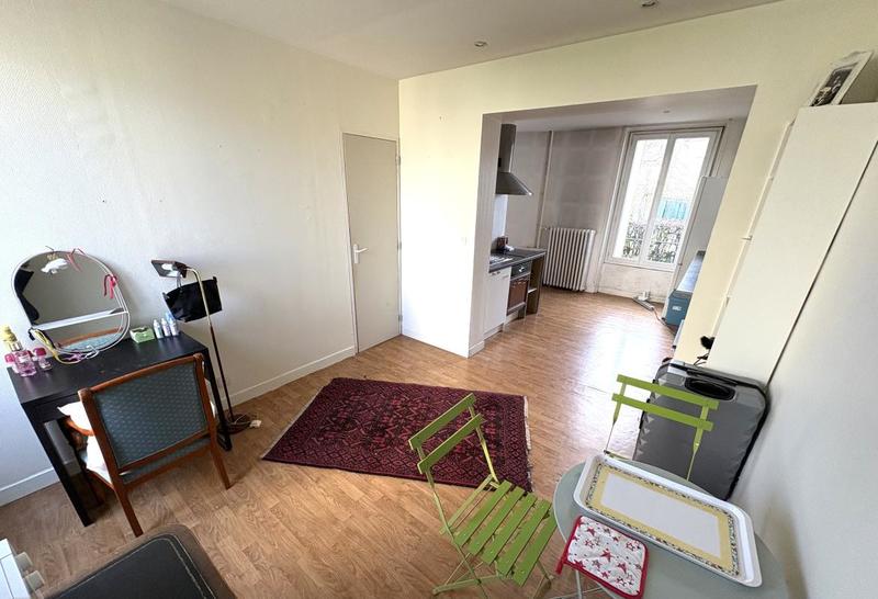 Maison - 202 m² - 9 pièces