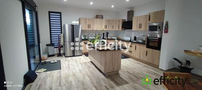 Maison - 301 m² - 12 pièces