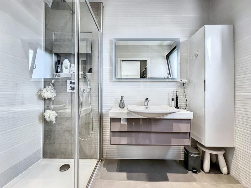 Maison contemporaine - 167 m² - 6 pièces